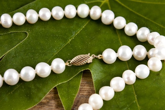 Naturalne perły – naszyjnik z pereł to styl wyjątkowości