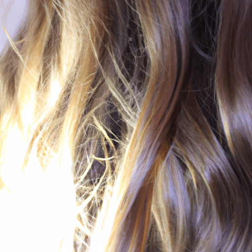 Piękno brązowych włosów z refleksami: jak osiągnąć i utrzymać efektowny efekt?